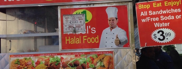 Adel's Best #1 Halal Food Cart is one of Orte, die Larry gefallen.