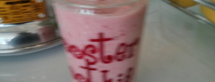 Booster Smoothie is one of Tarjeta de Restaurantes.