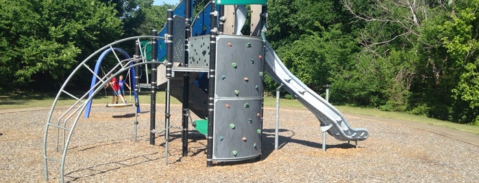 College Hills Park is one of Playgrounds.