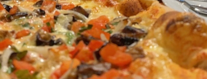 Pizza Bizi is one of สถานที่ที่ Karl ถูกใจ.