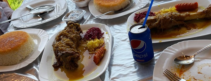 Darband (Lotfi) Restaurant | (رستوران دربند (لطفی is one of Mahtab'ın Kaydettiği Mekanlar.