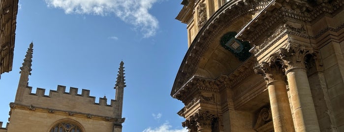 Sheldonian Theatre is one of Oxford Highlights.