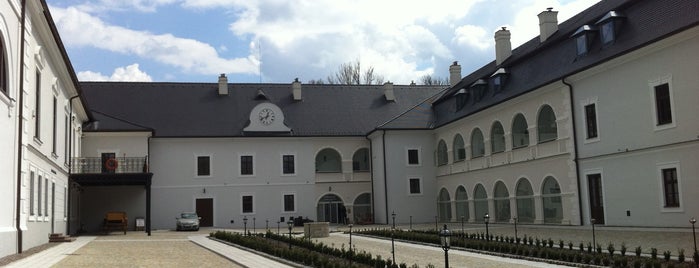 Chateau Appony is one of Tribec.