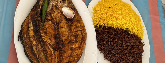 AlJalboot Fish Restaurant is one of Bahran intrast.