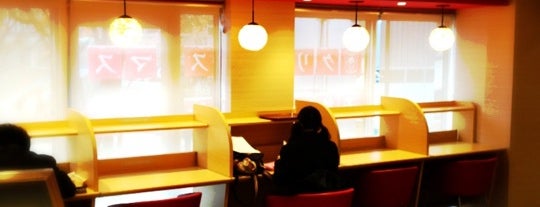 KFC is one of 充電用コンセント.