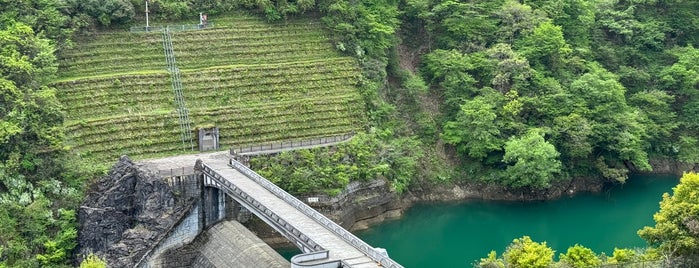 宮ヶ瀬副ダム (石小屋湖・石小屋ダム) is one of Guide to 愛甲郡's best spots.