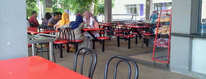 Alm Cafe is one of Makan @ Shah Alam/Klang #5.