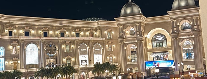 Place Vendome is one of Qatar.