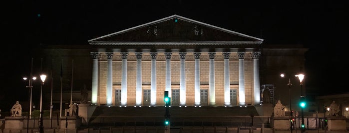 Assemblée nationale (rue Saint-Dominique) is one of Lieux qui ont plu à Tatha.