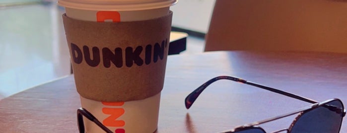 Dunkin' Donuts is one of Orte, die Majed gefallen.