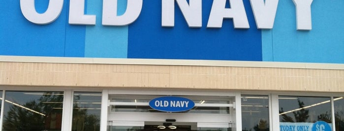 Old Navy is one of สถานที่ที่ Macy ถูกใจ.