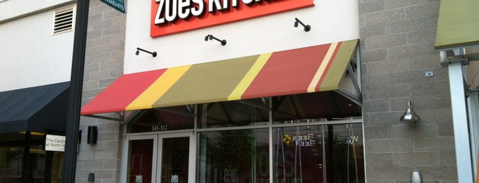 Zoës Kitchen is one of Lieux qui ont plu à Richard.