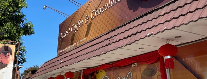 Coffee Tree & Chocolate is one of Lugares favoritos de Tariq.