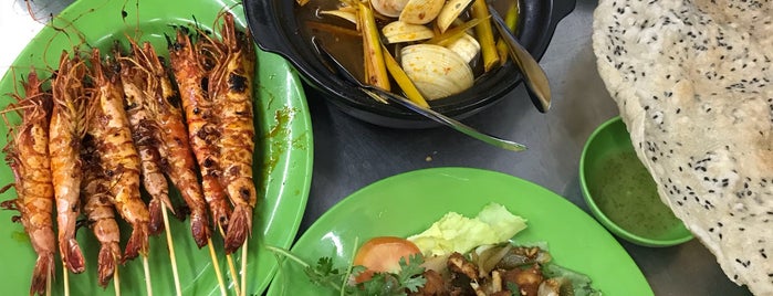 Quan Nhau Hop Luc is one of saigon food.