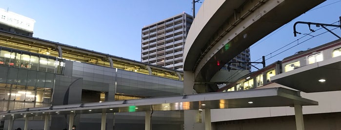 Keikyū Kamata Station (KK11) is one of 駅.