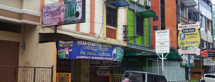 Otak-Otak Ibu Sanny is one of Kuliner Makassar.