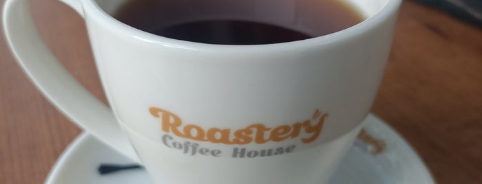 Roastery Cafee House is one of Lugares favoritos de Serbay.