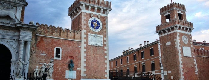 Arsenale di Venezia is one of "La ragazza che toccava il cielo" - Luca Di Fulvio.