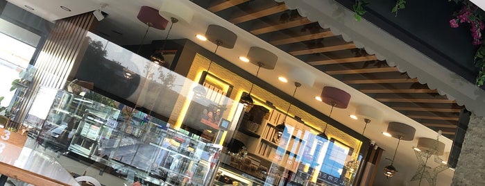 Karamel Cafe&Patisserie is one of Urla.