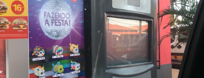 McDonald's is one of Além do Espelho.