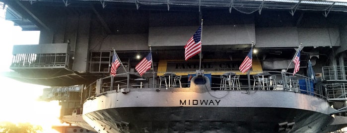 USS Midway Museum is one of Tempat yang Disimpan Erin.