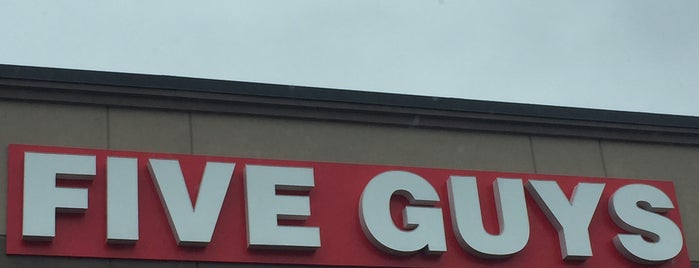 Five Guys is one of Jeremyさんのお気に入りスポット.