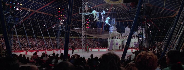 Hippodrome ParisLongchamp is one of Moonraker (1979).