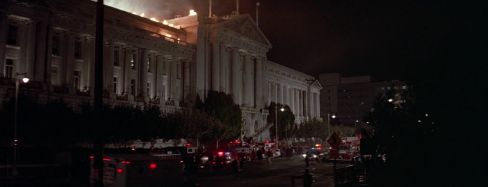 San Francisco City Hall is one of A View to a Kill (1985).