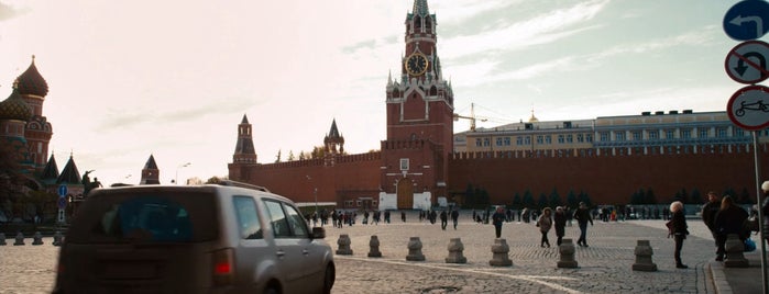 Red Square is one of RED 2 (2013).