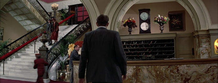 Roosevelt University is one of The Untouchables (1987).
