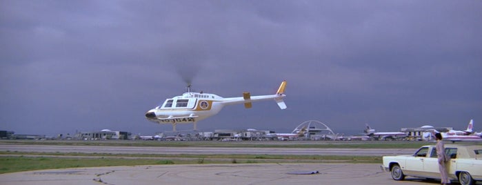 Los Angeles Uluslararası Havalimanı (LAX) is one of Moonraker (1979).