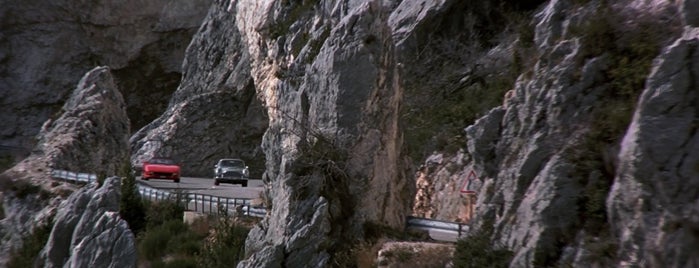 D2 / Route de Gentelly is one of Goldeneye (1995).