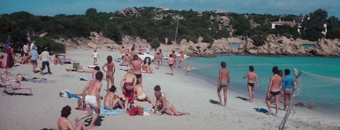 Ristorante Barbecue in Spiaggia is one of The Spy Who Loved Me (1977).