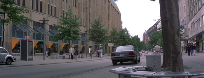 Mönckebergstraße is one of Tomorrow Never Dies (1997).