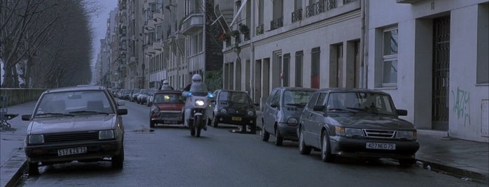 Quai Louis Bleriot is one of The Bourne Identity (2002).