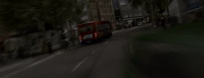 Charing Cross Road is one of Harry Potter and the Half-Blood Prince (2009).