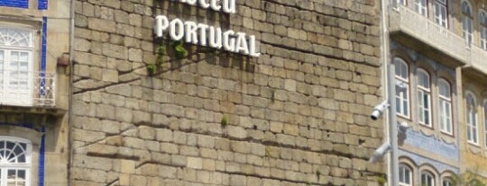Centro Histórico de Guimarães is one of Zachary's Saved Places.