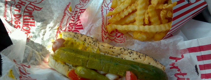 Portillo's is one of Davidさんのお気に入りスポット.