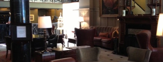 The Oxford Hotel is one of Locais curtidos por Greg.