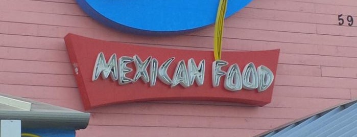 Chuy's Tex-Mex is one of Adamさんのお気に入りスポット.