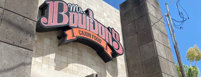 Mr. Bourbon's Cajun Food is one of Los mejores lugares :D.