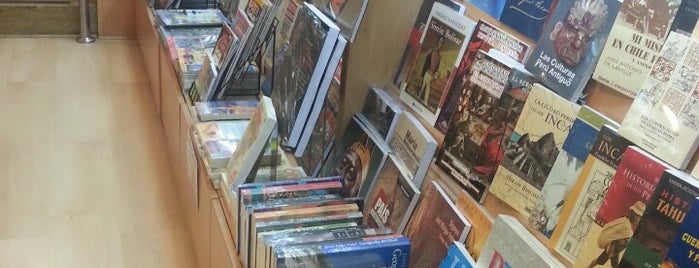 SBS Libros y Café is one of Librerias.