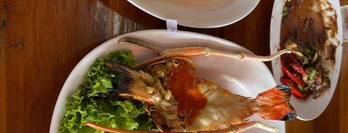 Kay Sorn Seafoods is one of AJ1 Favorite Eateries.