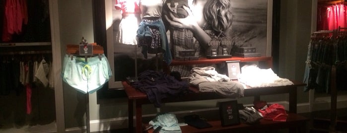 Abercrombie & Fitch is one of Streets at Southpoint.