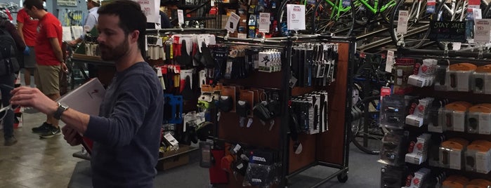 Mike's Bikes of Berkeley is one of Gregさんのお気に入りスポット.