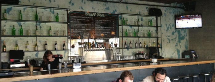 Jay's Bar is one of Lugares favoritos de Conor.