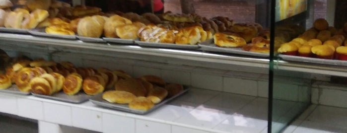 Panaderia Santa Elena is one of Tempat yang Disukai Eduardo.