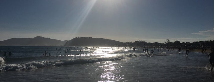 Praia de Geribá is one of Tempat yang Disukai Anna.