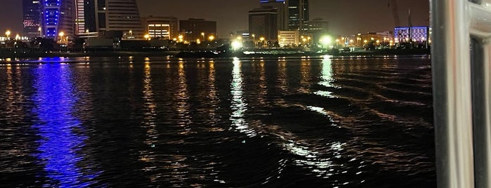 Sea Taxi is one of Lugares favoritos de Nawal.