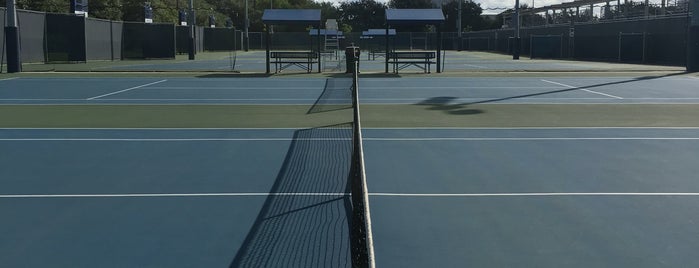 George R Brown Tennis Center is one of Lugares favoritos de Christy.